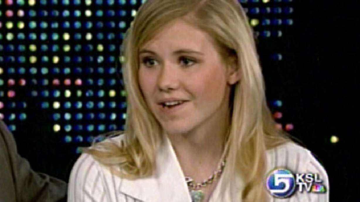 Elizabeth Smart Shares Her Story on CNN's Larry King Show