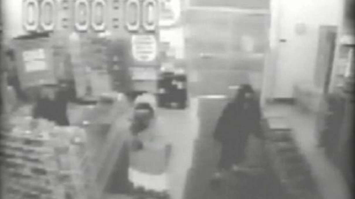 12-year-old describes being in dollar store during shooting