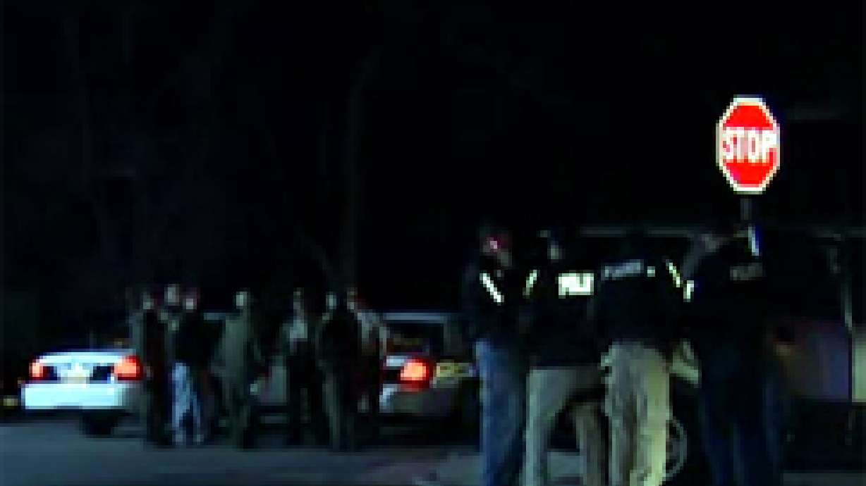 Suspect runs from deputies following chase