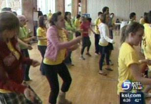 Students dance to raise money