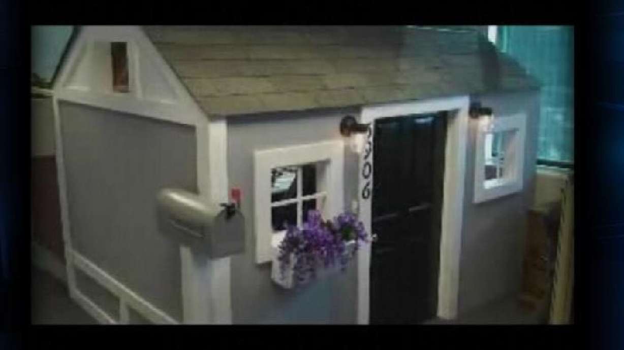 Prank turns cubicle into a house