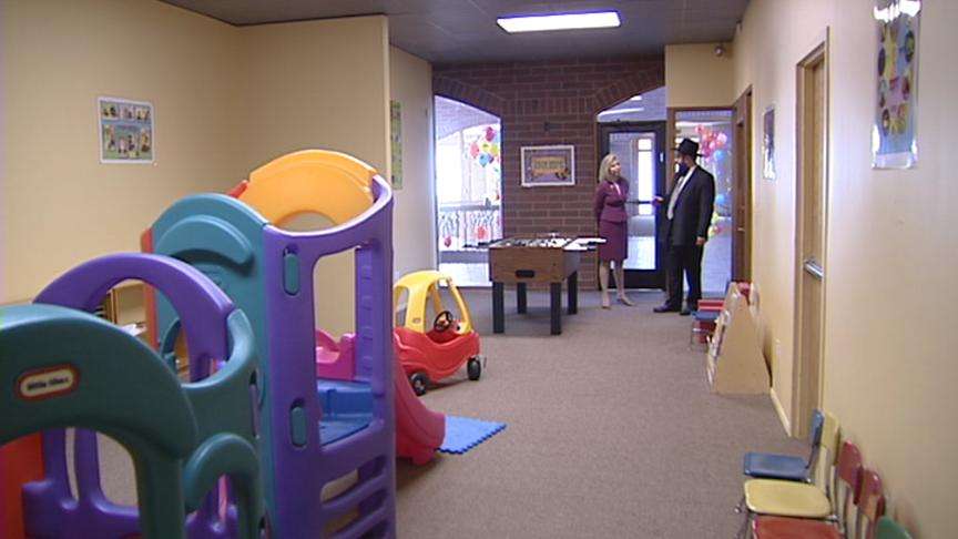 Jewish Congregation Celebrates New Meeting House