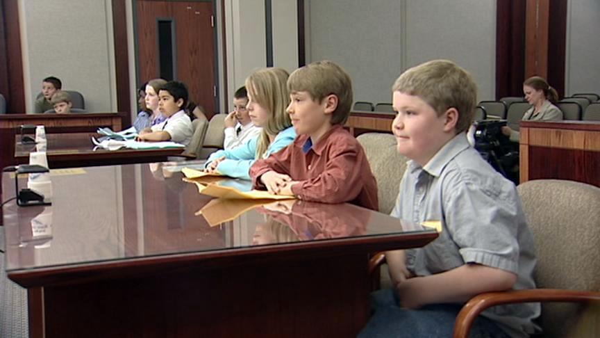 Elementary students get firsthand look at judicial system