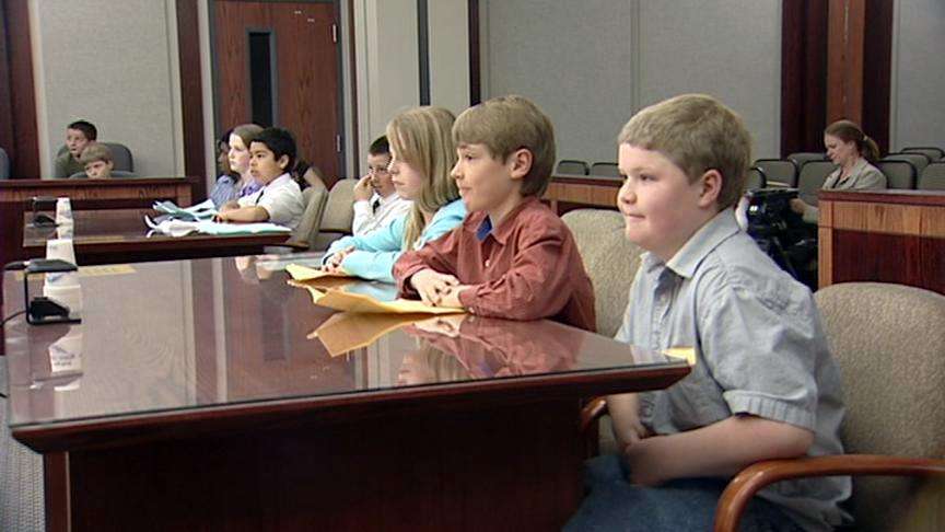 Elementary students get firsthand look at judicial system