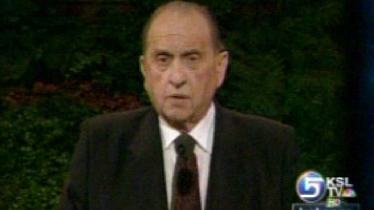 Pres. Monson reaches out to people worldwide