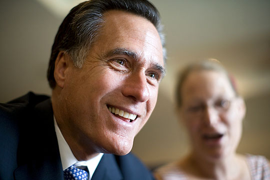 Romney attends quiet LDS services in Iowa