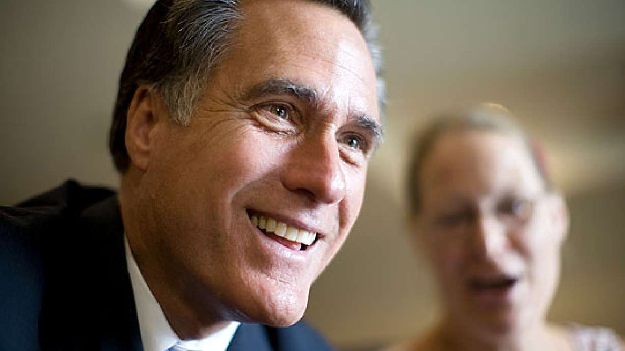 Romney attends quiet LDS services in Iowa