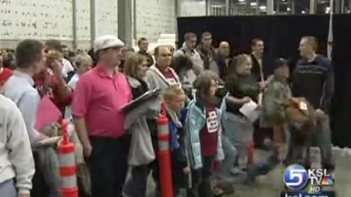 Thousands show up for ‘Deal or No Deal' auditions