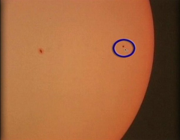 Viewers See Mercury Pass In Front of Sun