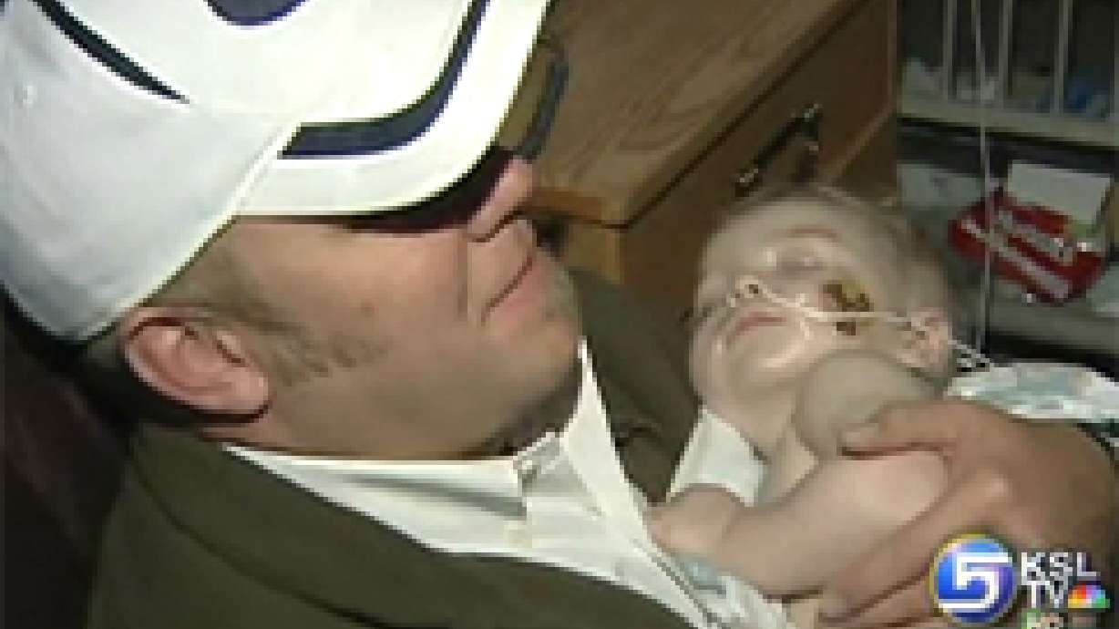 Sick baby's blog touches family, friends, strangers