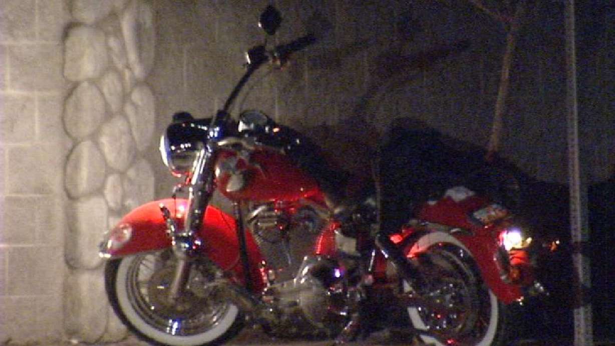 2 injured in motorcycle accident