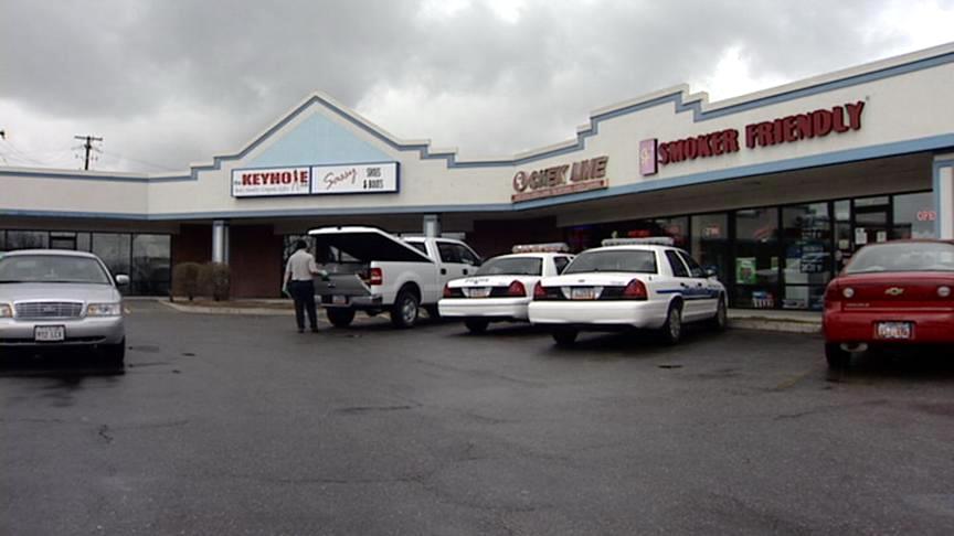 Police searching for man who robbed a check-cashing business