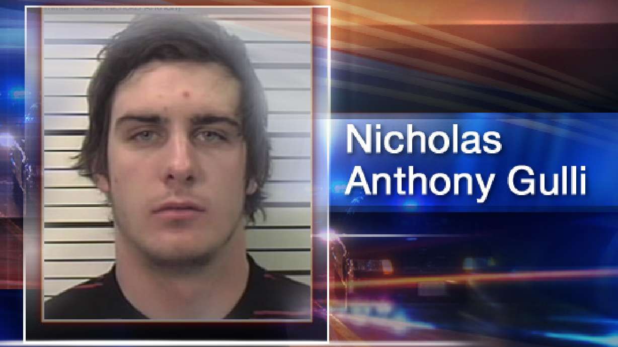 Man arrested on burglary charges