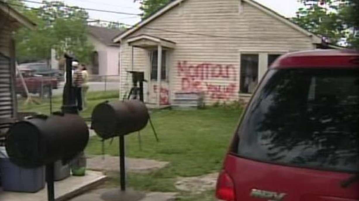 Neighbors help couple whose home was vandalized