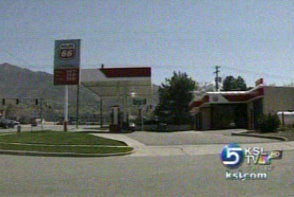 Gas station employee chases down gas thief