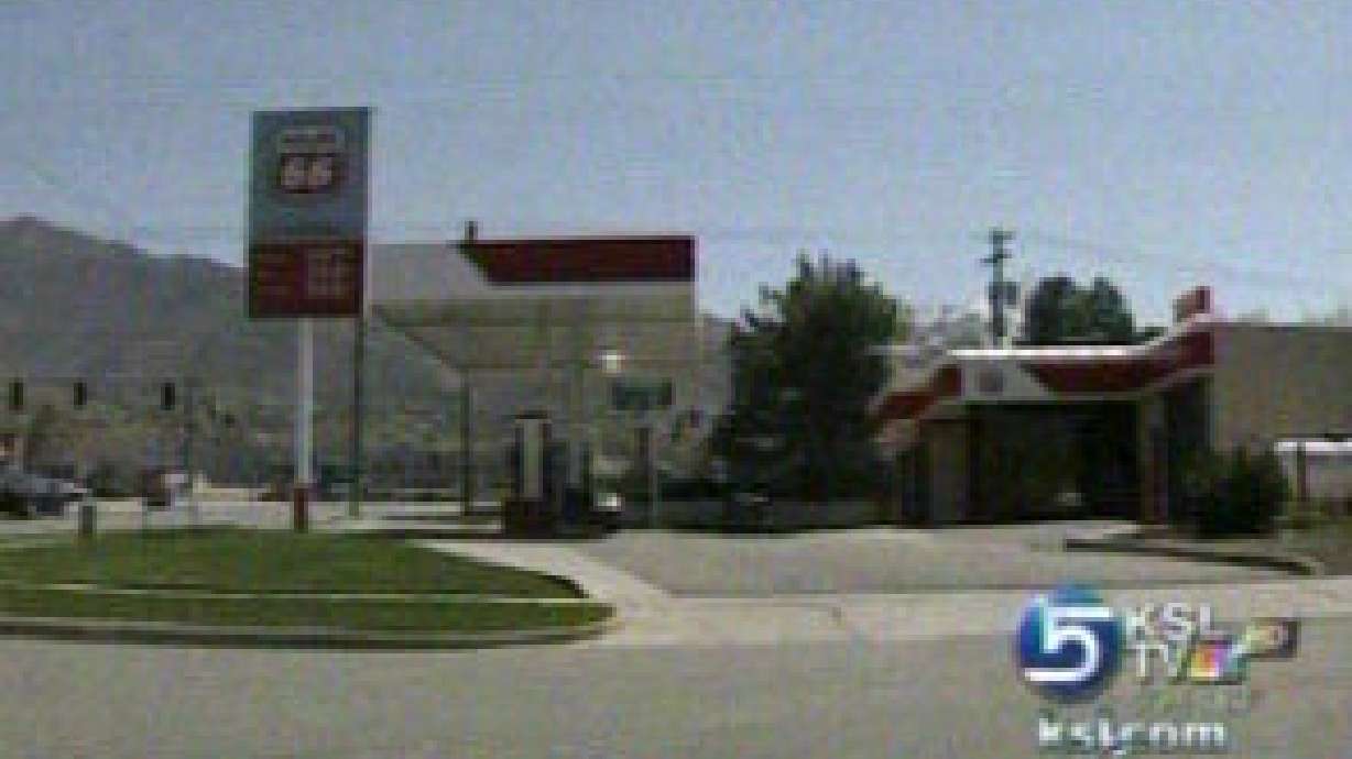Gas station employee chases down gas thief