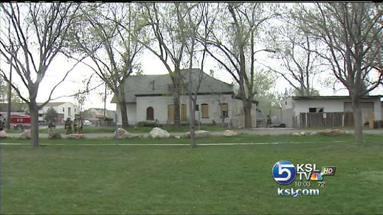 Abandoned home catches fire
