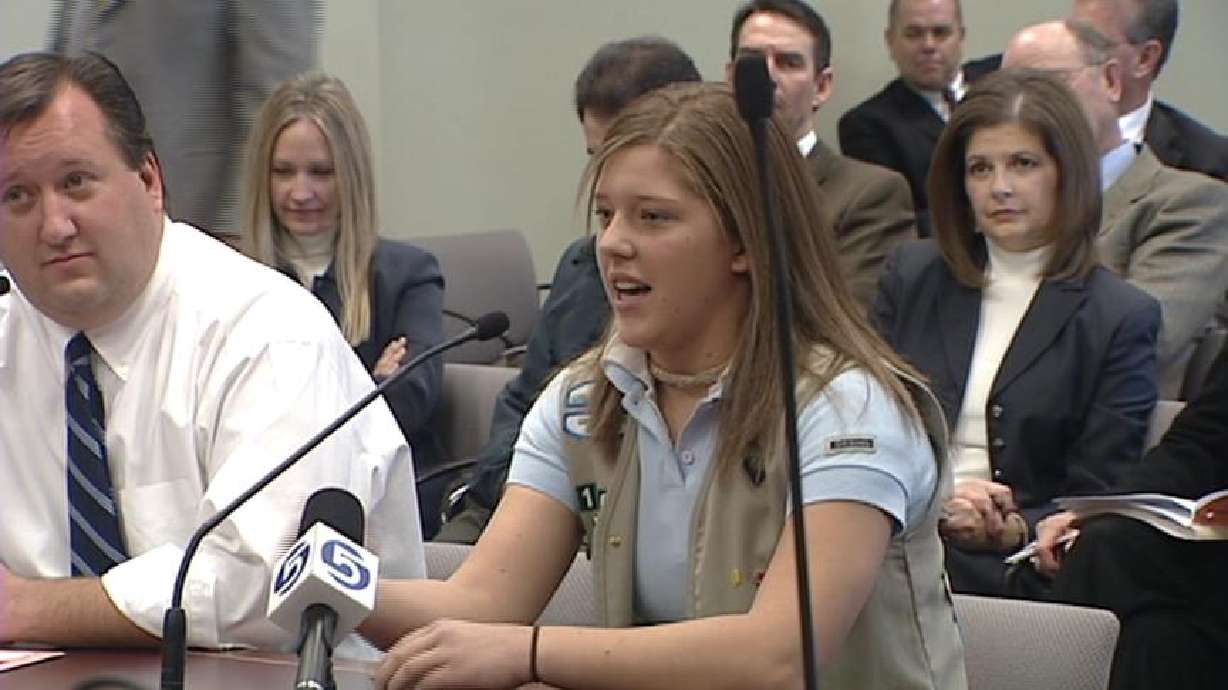 Teen Wants Law Requiring Headlights in Rain