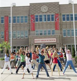 ‘High School Musical 3' draws extras from across the country