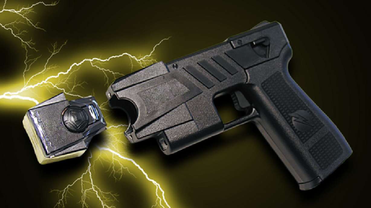 Man surrenders when cop yells 'Taser'