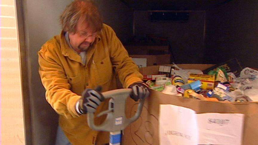 Postal carriers still picking up donated food for food bank