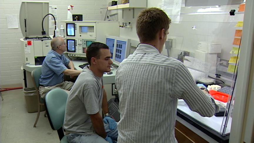 Researchers study hiding place of HIV