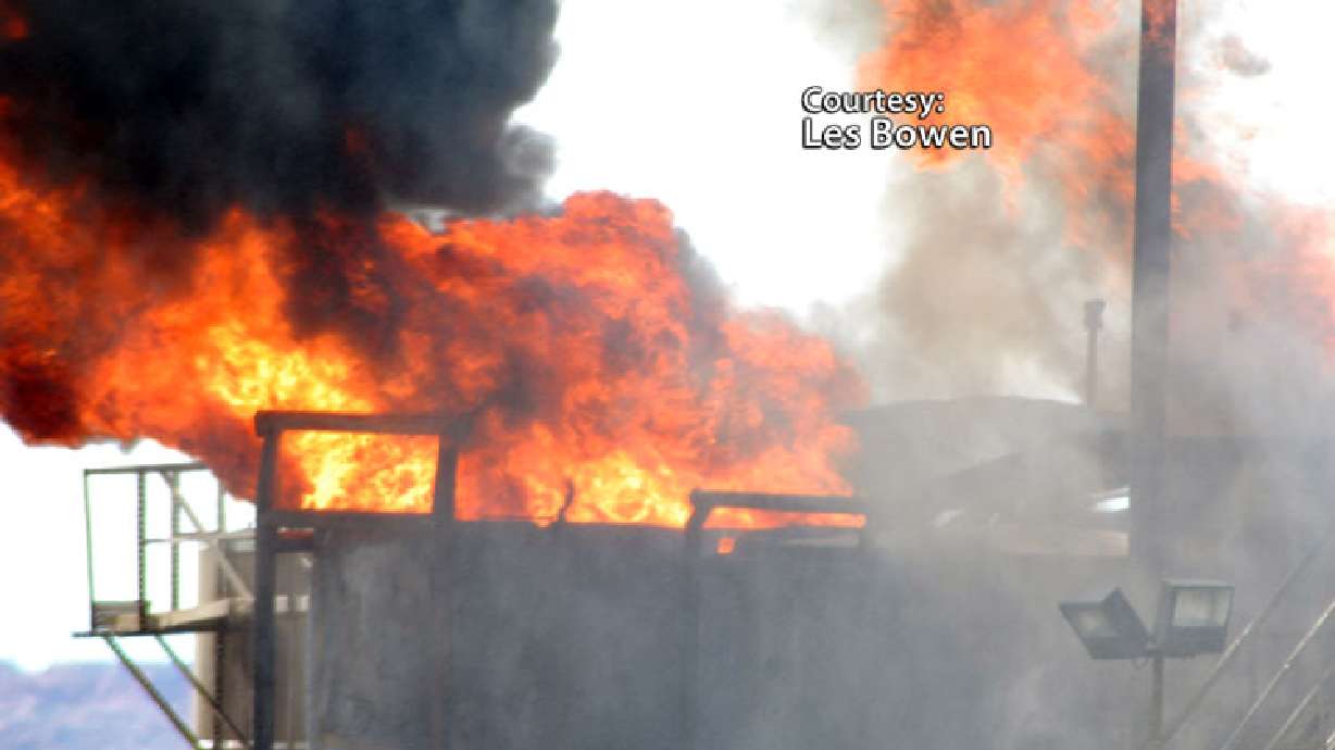 Firefighters put out oil-tank fire in Uintah Co.