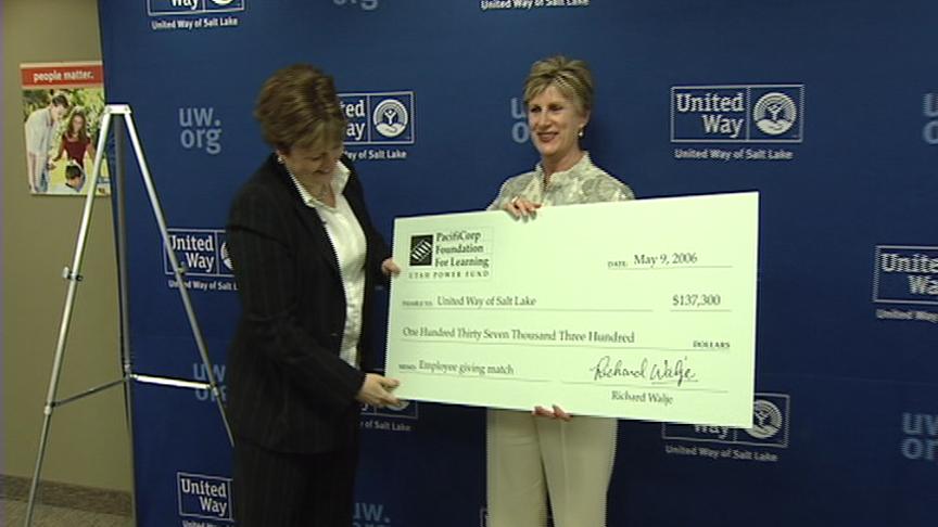 Pacificorp Donates to United Way