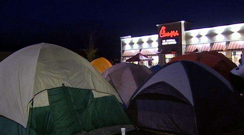 Restaurant opening attracts dozens of people