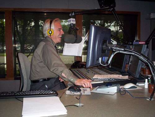 Mitt Romney says his role is to support McCain campaign