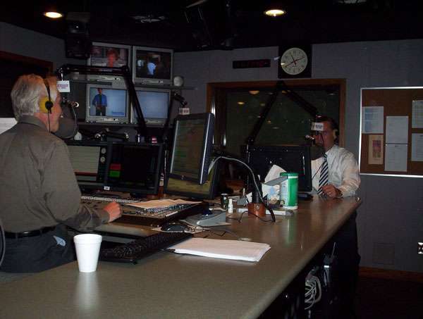 Mitt Romney says his role is to support McCain campaign