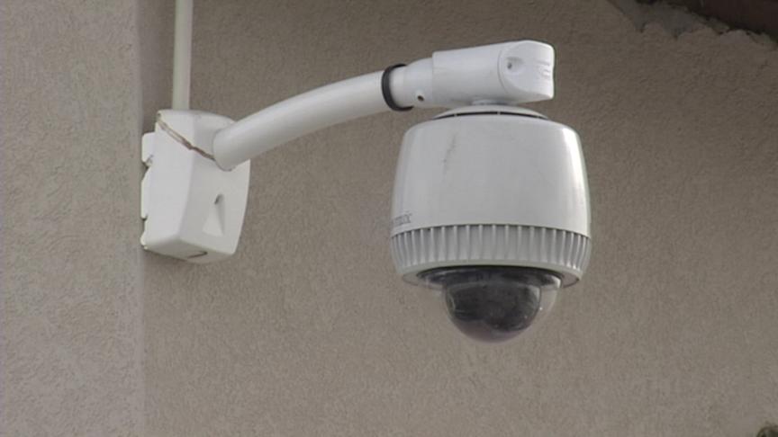 Home Surveillance Helps Homeowner Catch Thieves