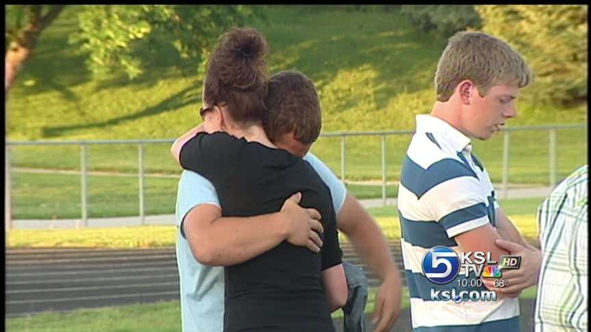 Teen collapses, dies during football game