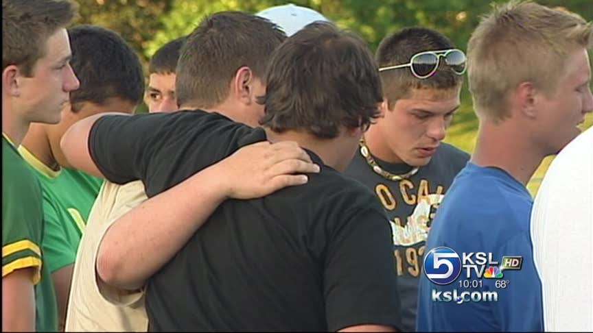 Teen collapses, dies during football game