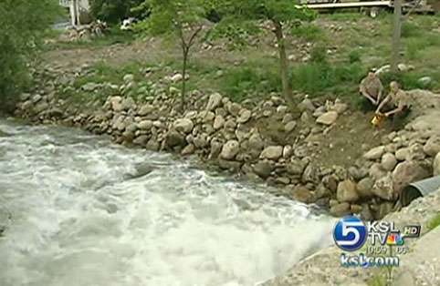 Rescue team responds to man in Big Cottonwood Creek