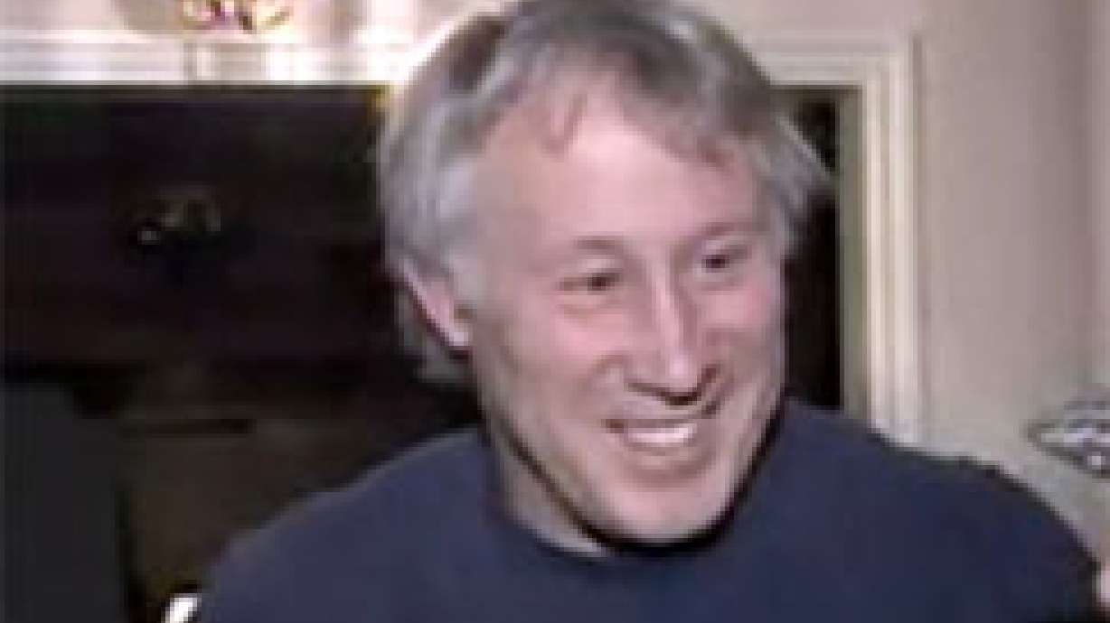 Accident Victim Nominates Helpful Husband for High Five