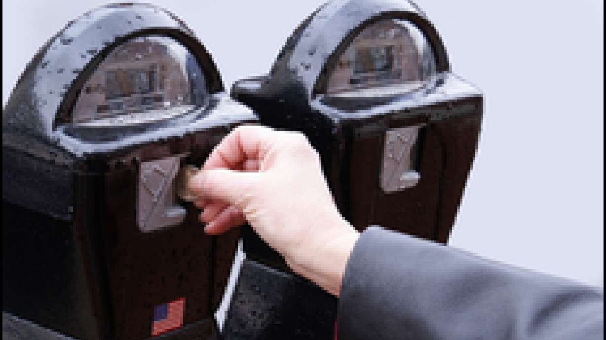 Council OKs free parking for holiday shoppers