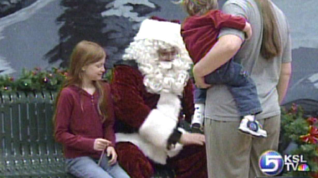 Families Gather for Breakfast, Visit from Santa