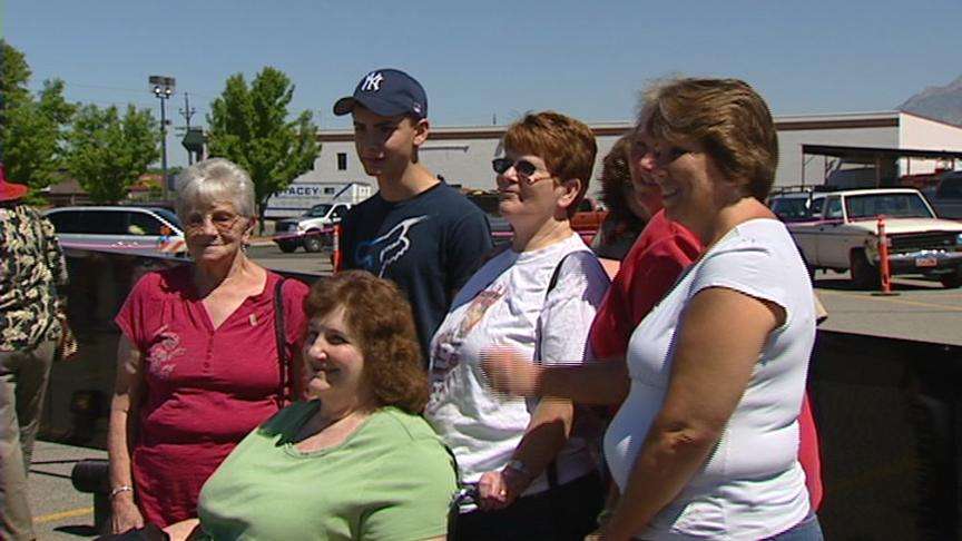 Family visiting Vietnam Wall gets a surprise