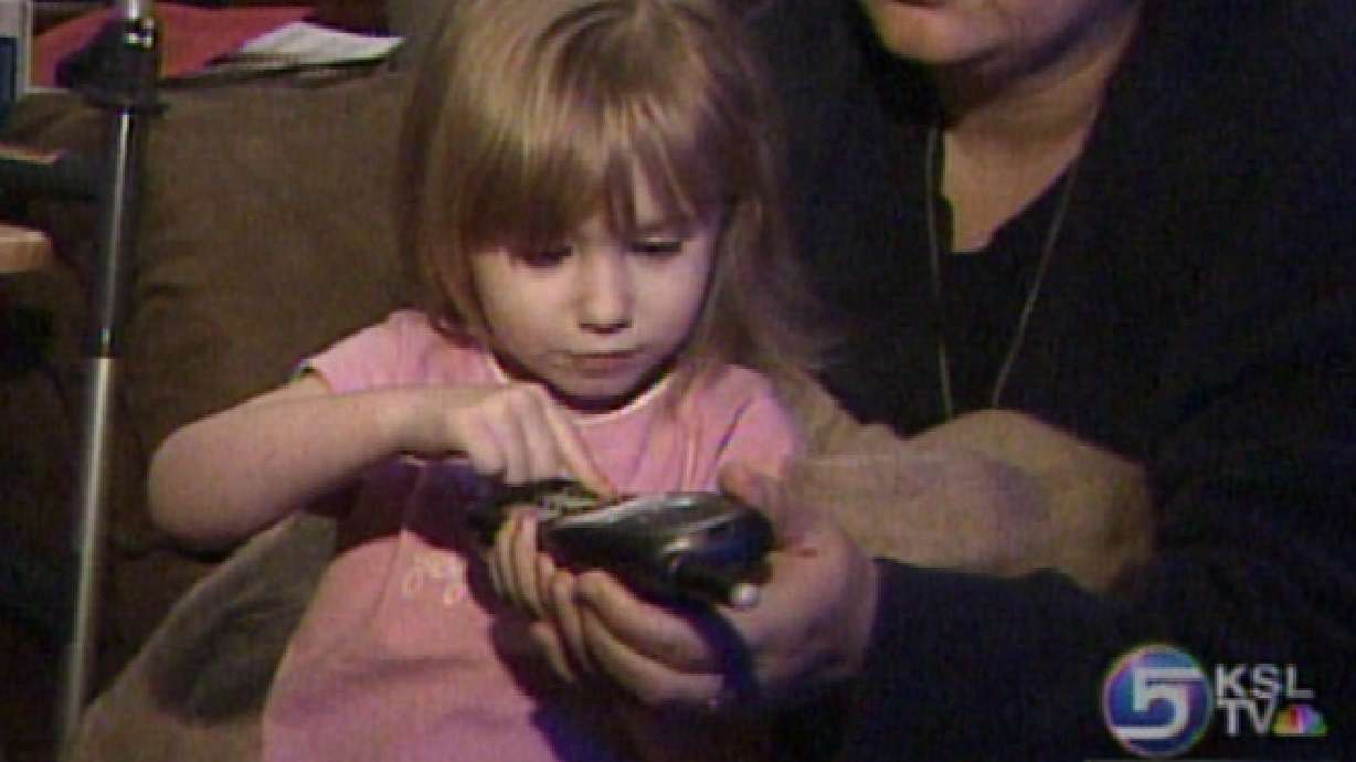 Three-Year Old Calls 9-1-1 for Fallen Mom