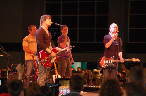 Teens set kazoo world record