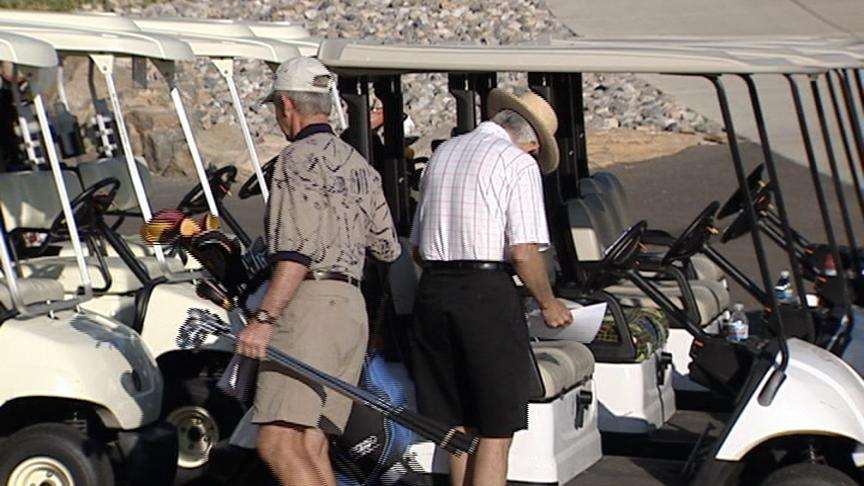 Golf courses adding incentives to entice more golfers