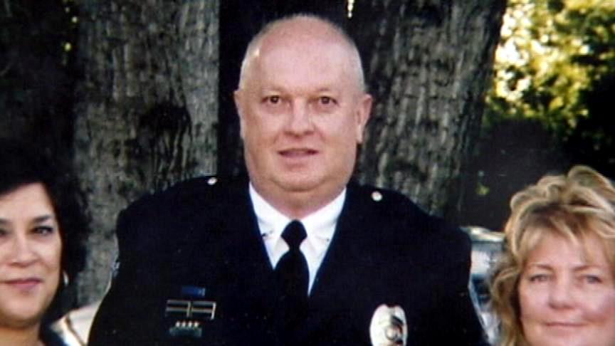 Riverdale police chief gives up teaching license