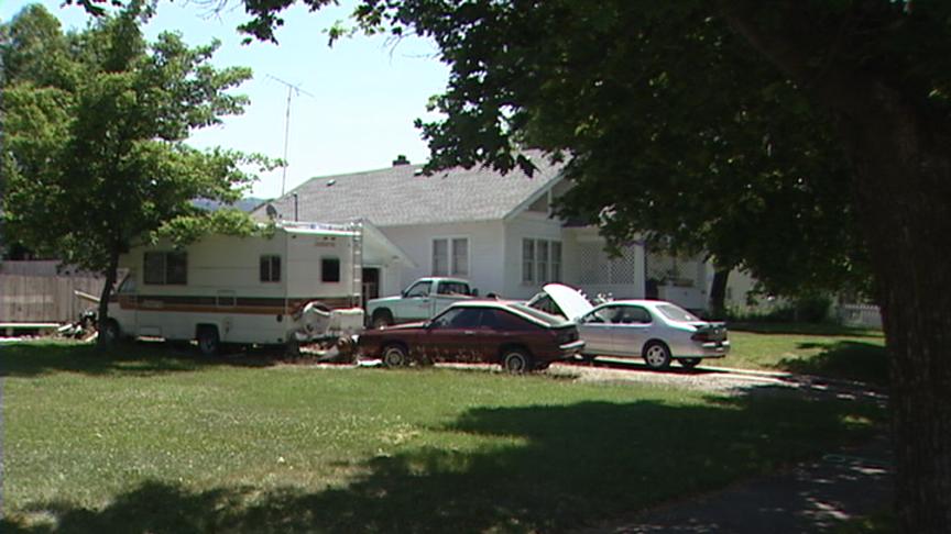 Deputy deploys Taser when man goes around roadblock