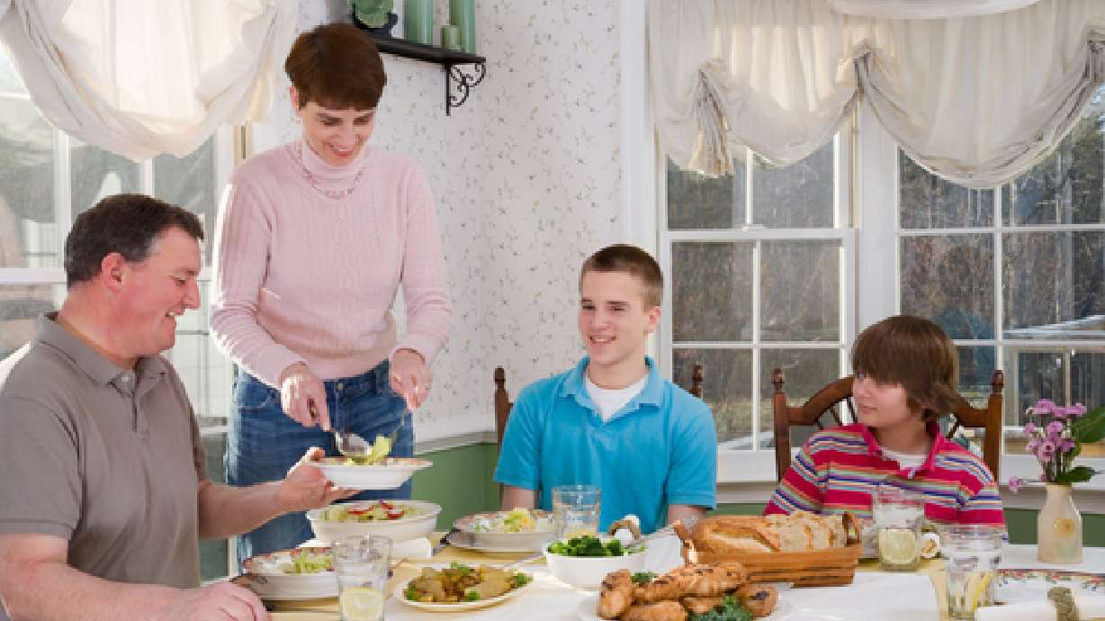 Study: Family dinner for employees benefits workplace