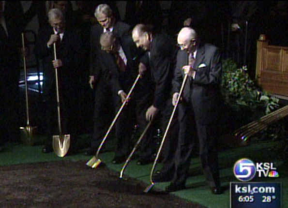 President Hinckley Dedicates Building Site of New Temple