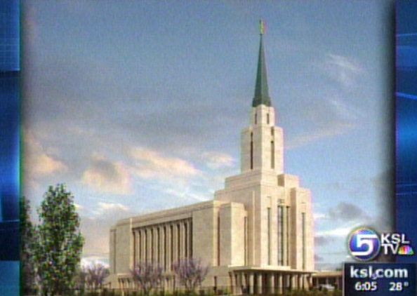 President Hinckley Dedicates Building Site of New Temple