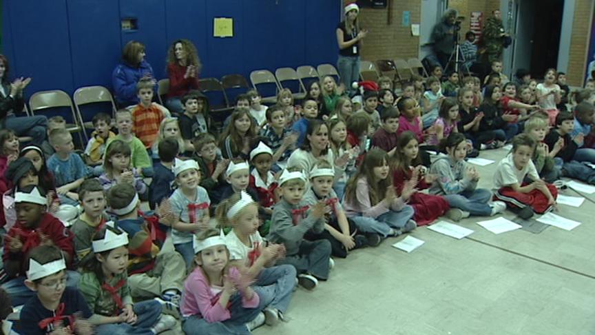 Elementary Students Spread Christmas Cheer