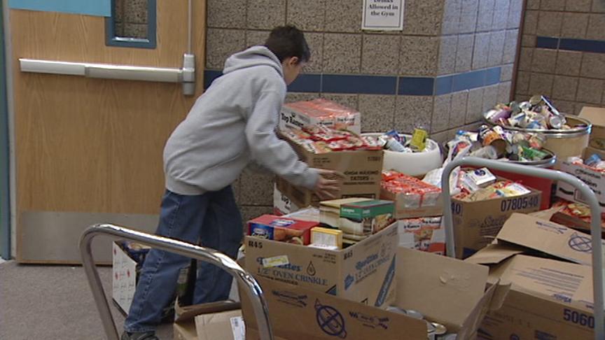 Foothill Elementary Donates 11,000+ Items to Utah Food Bank