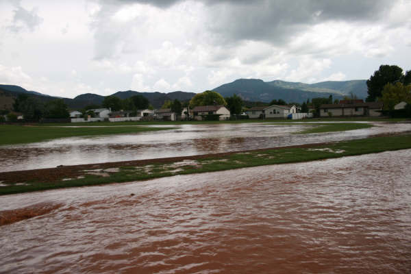 Rain floods homes in Cedar City